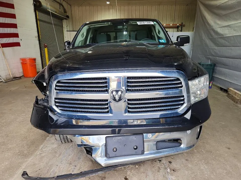 2017 RAM 1500 SLT  
