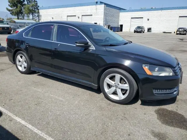 2013 VOLKSWAGEN PASSAT SE  