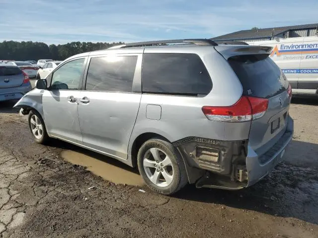 2013 TOYOTA SIENNA LE