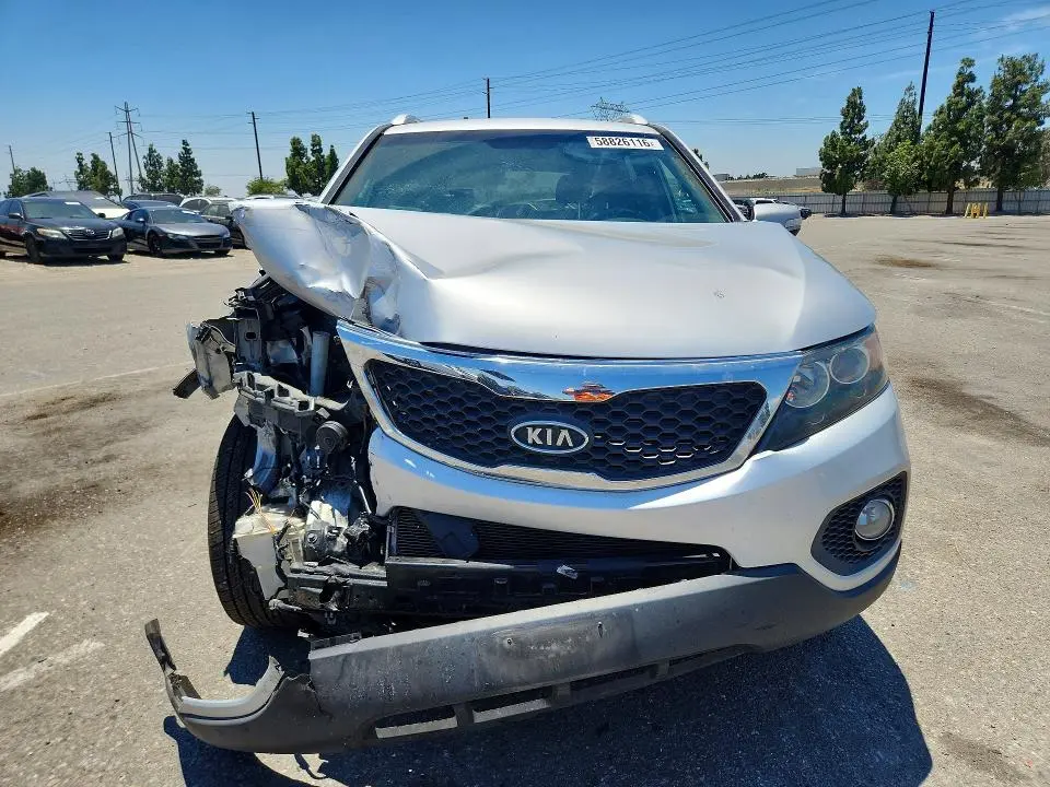 2013 KIA SORENTO LX  