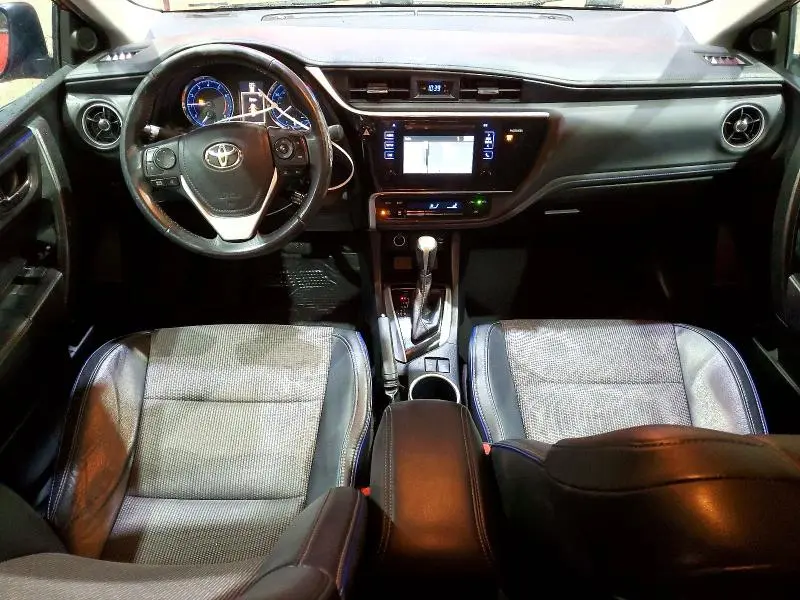 2017 TOYOTA COROLLA SE  