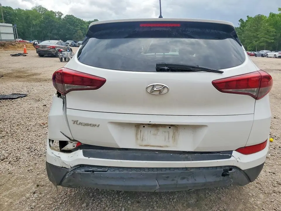 2018 HYUNDAI TUCSON SE  