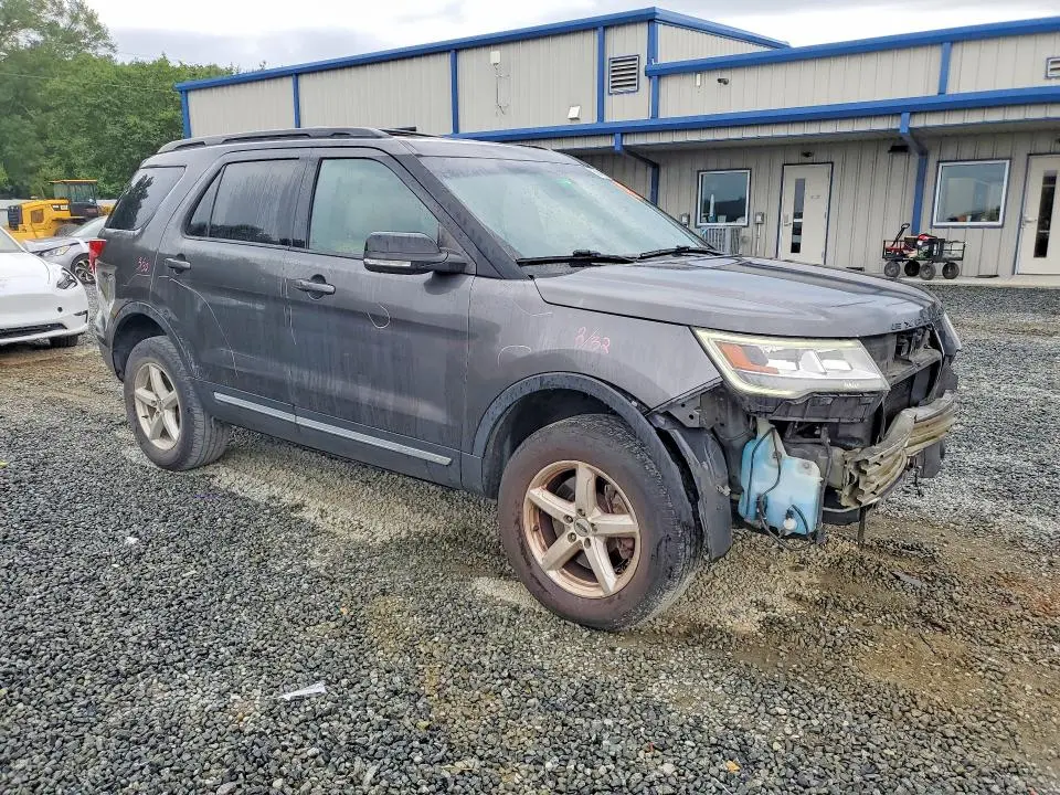 2017 FORD EXPLORER XLT  