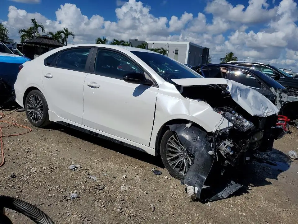 2023 KIA FORTE GT LINE  