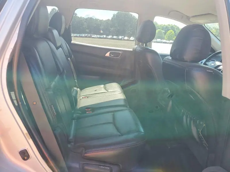 2019 NISSAN PATHFINDER SL  