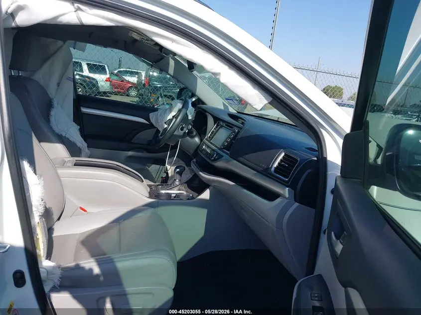 2019 TOYOTA HIGHLANDER XLE