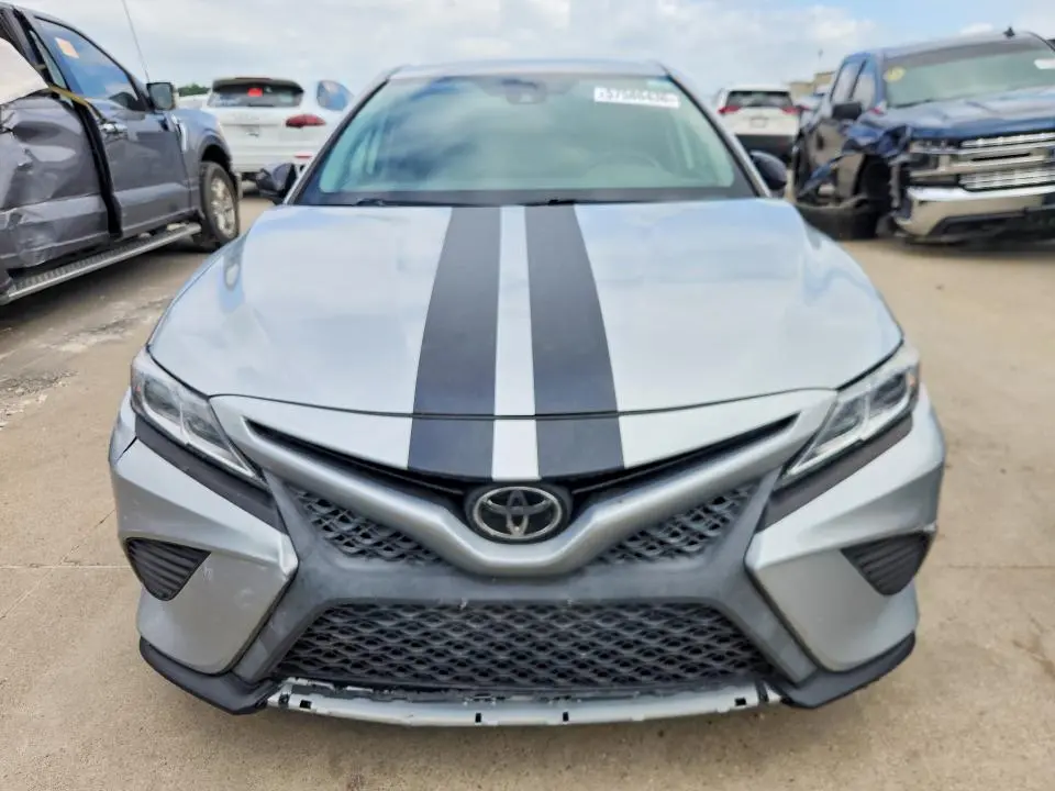 2019 TOYOTA CAMRY SE  