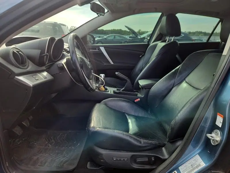 2010 MAZDA 3 S  