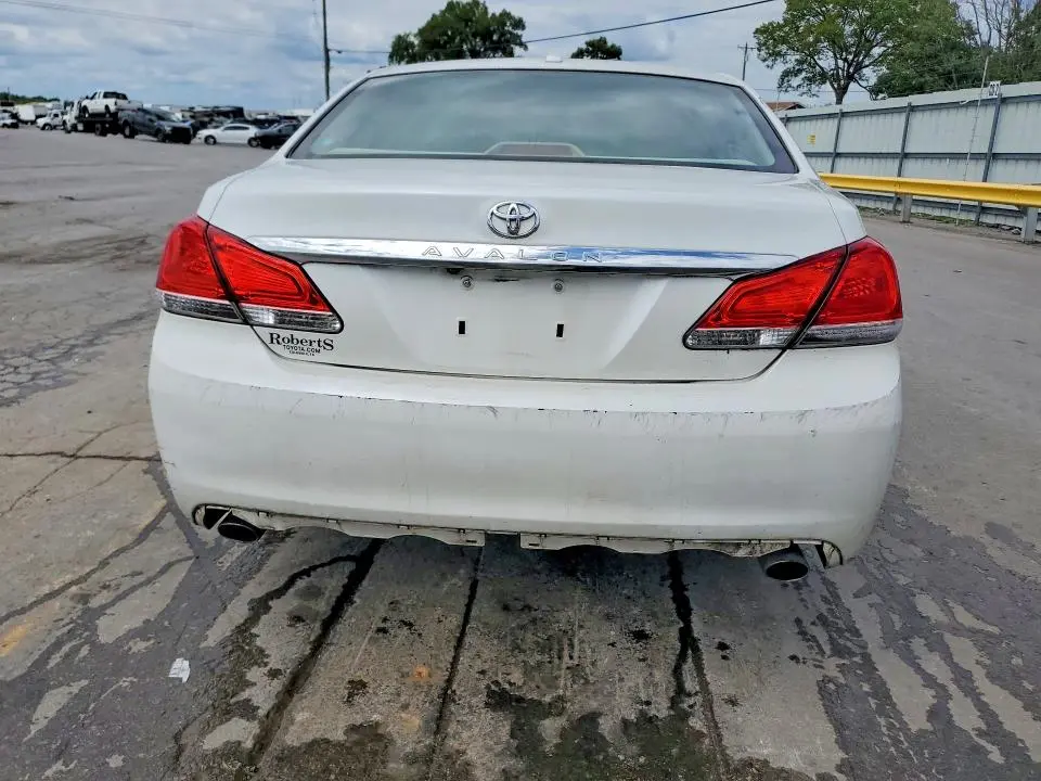 2011 TOYOTA AVALON LIMITED  