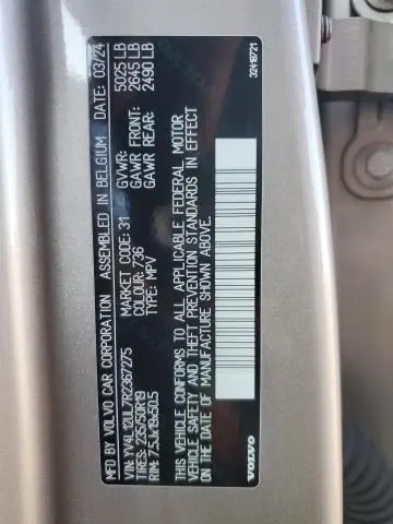 2024 VOLVO XC40 PLUS  