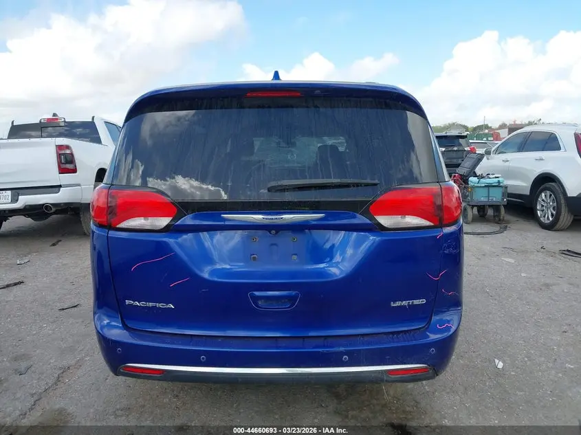 2019 CHRYSLER PACIFICA LIMITED