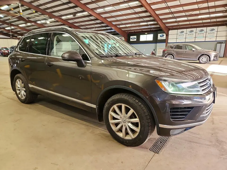 2016 VOLKSWAGEN TOUAREG SPORT  