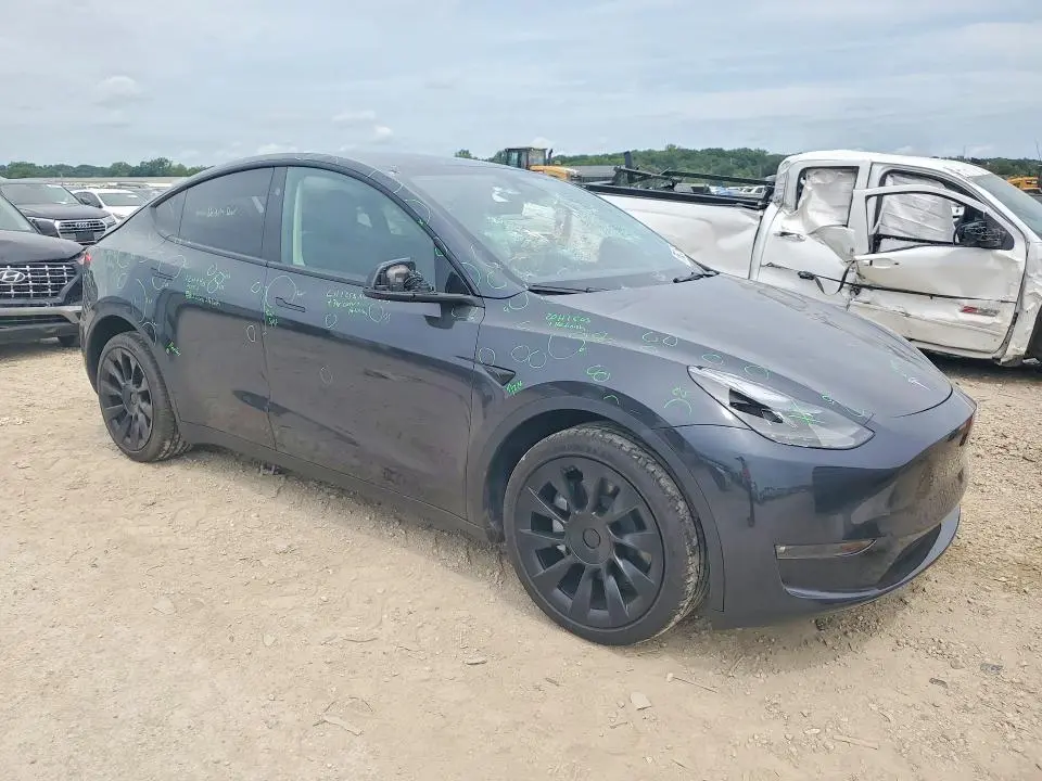 2024 TESLA MODEL Y   