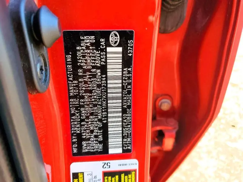 2019 TOYOTA CAMRY SE  