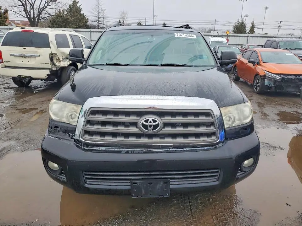 2011 TOYOTA SEQUOIA SR5  