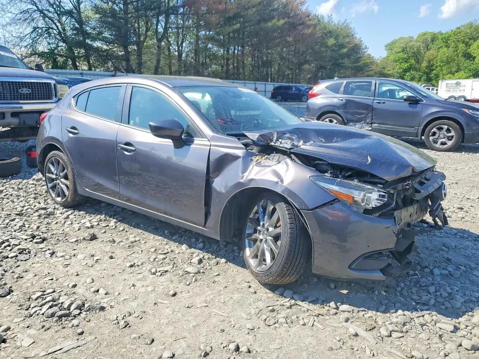 2018 MAZDA 3 TOURING  