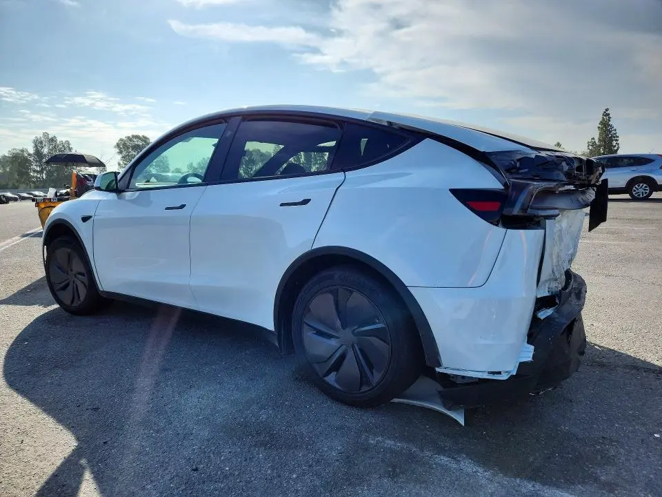 2026 TESLA MODEL Y   