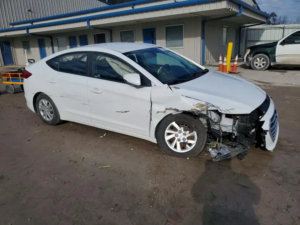 2018 HYUNDAI ELANTRA SE  