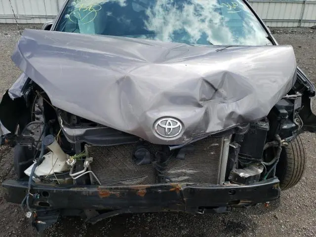 2013 TOYOTA SIENNA LE  