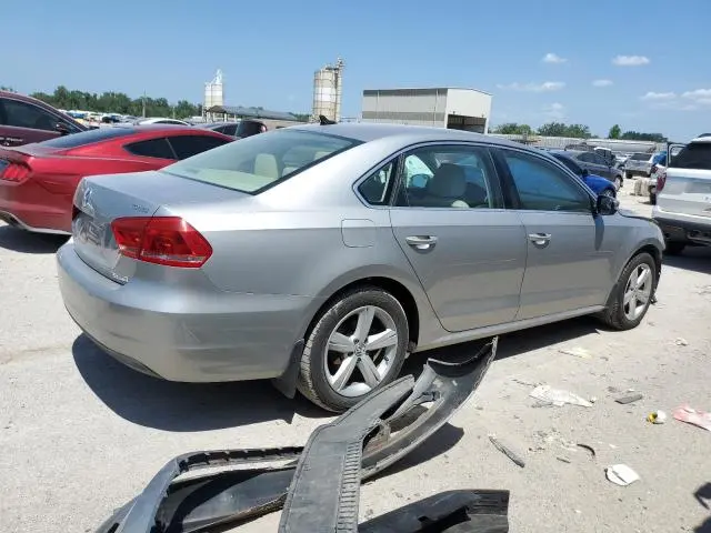 2013 VOLKSWAGEN PASSAT SE  