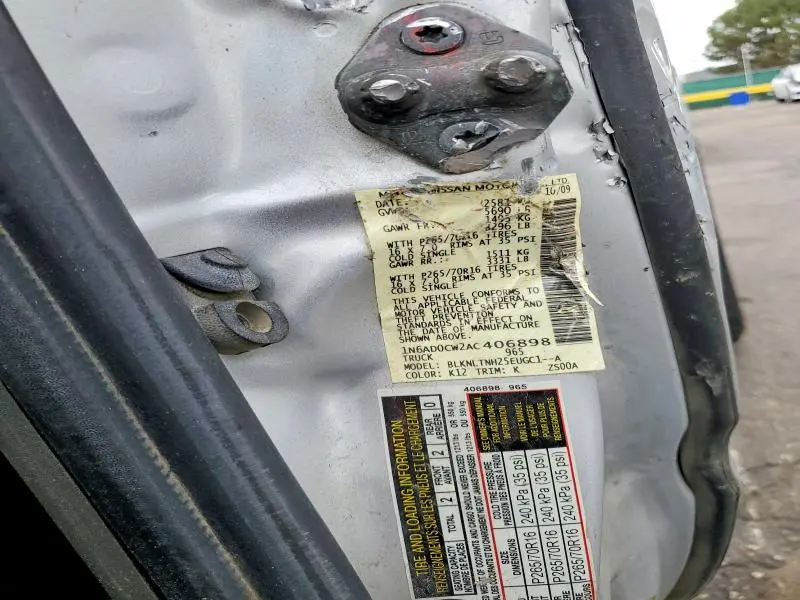 2010 NISSAN FRONTIER SE V6  