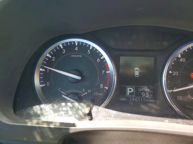 2014 TOYOTA HIGHLANDER LE  