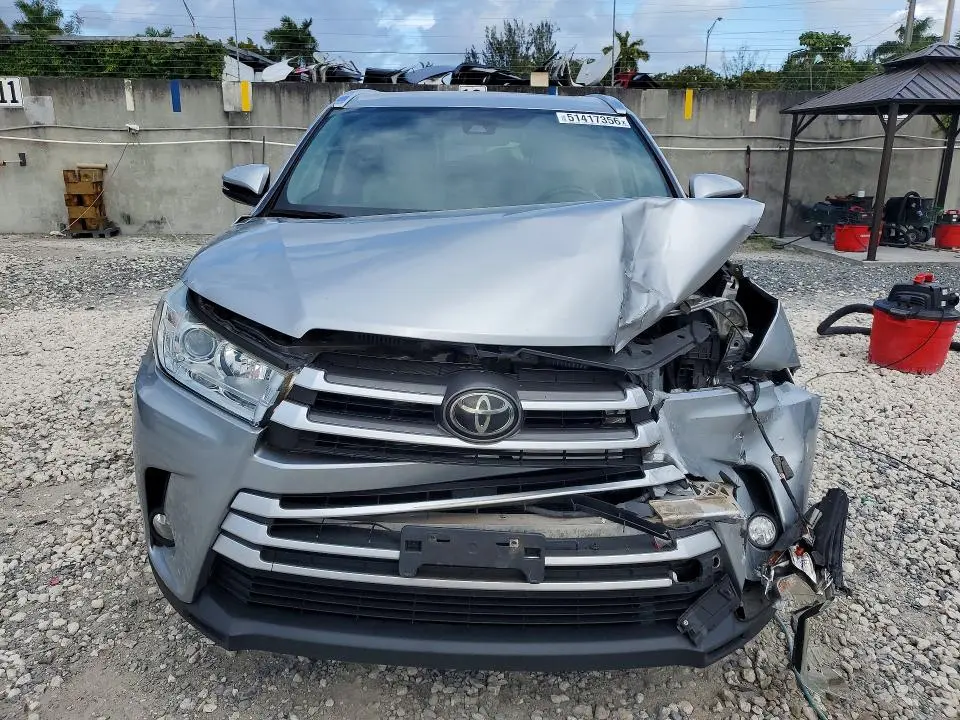 2017 TOYOTA HIGHLANDER XLE  