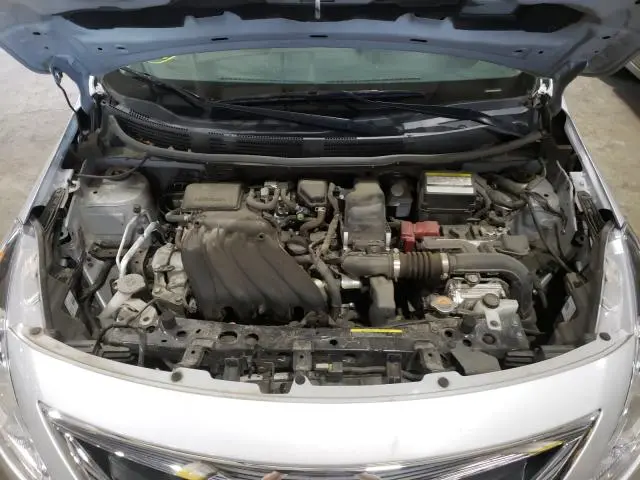 2019 NISSAN VERSA S