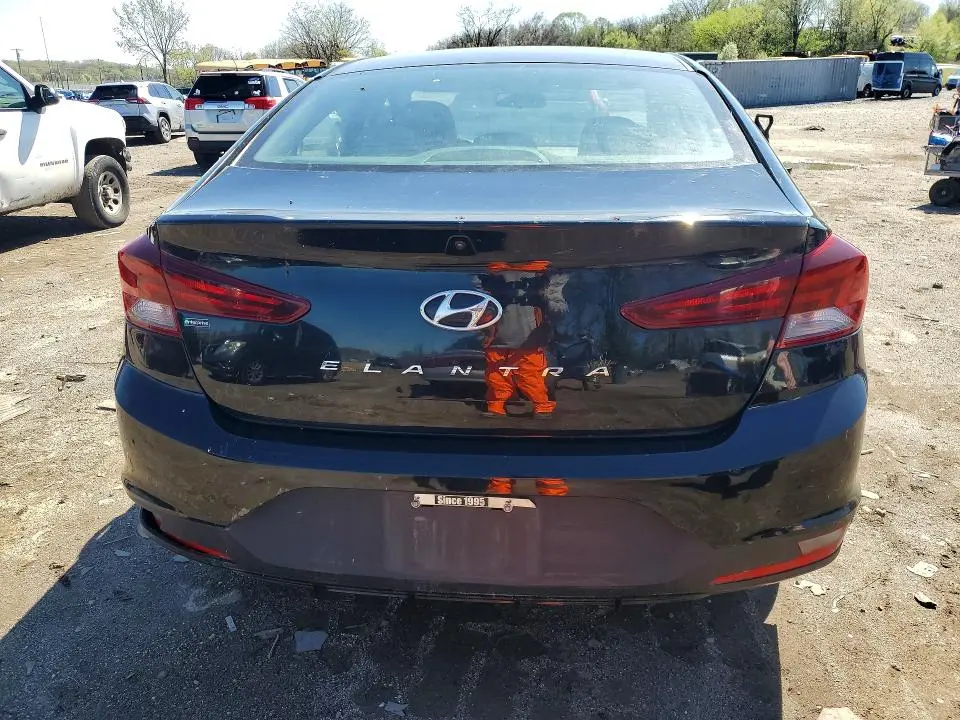 2019 HYUNDAI ELANTRA SE  