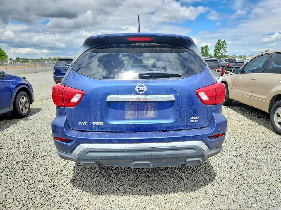 2018 NISSAN PATHFINDER SV  