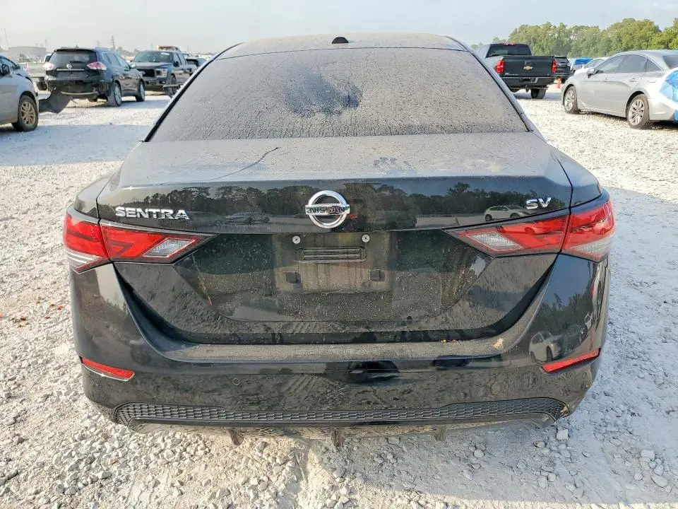 2022 NISSAN SENTRA SV  