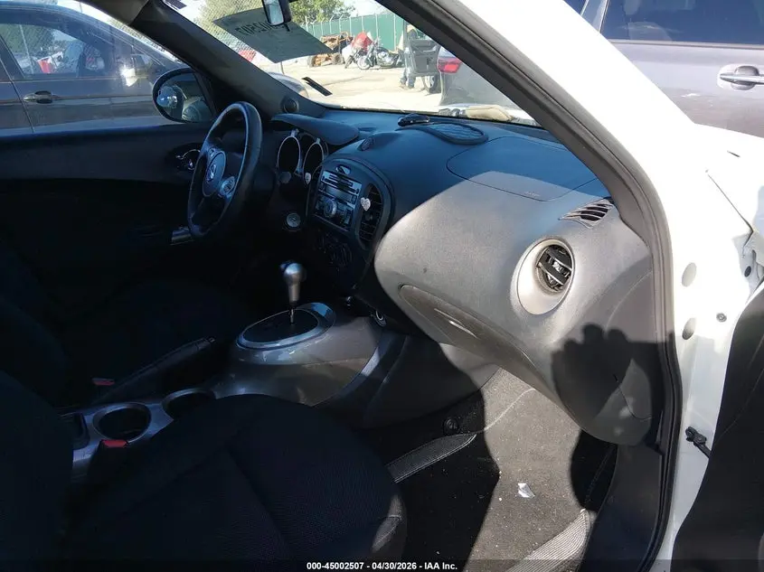 2011 NISSAN JUKE S