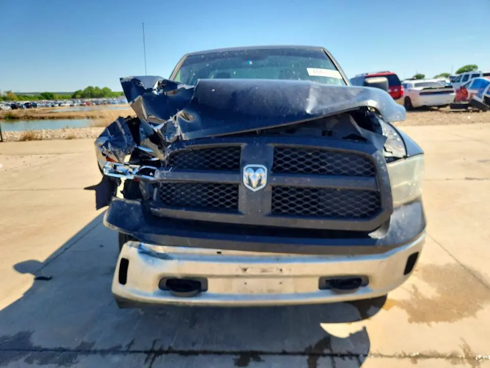 2015 RAM 1500 SLT  