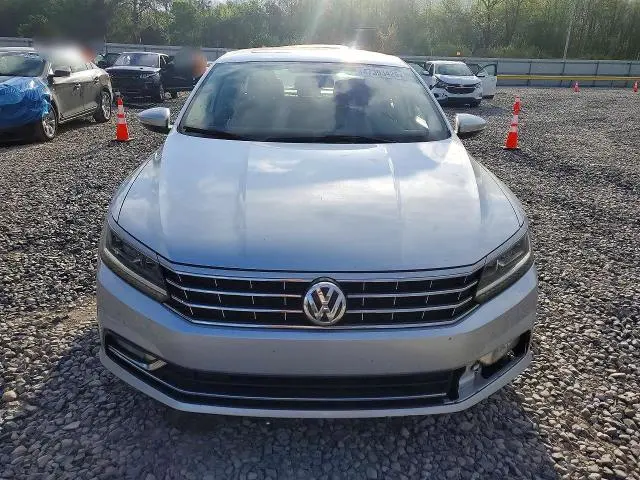2017 VOLKSWAGEN PASSAT SE  