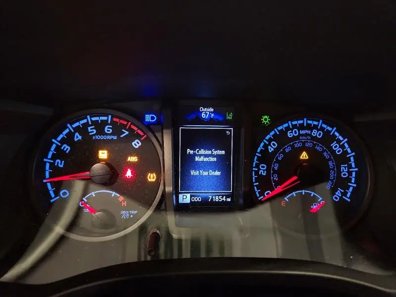 2022 TOYOTA TACOMA SR V6  