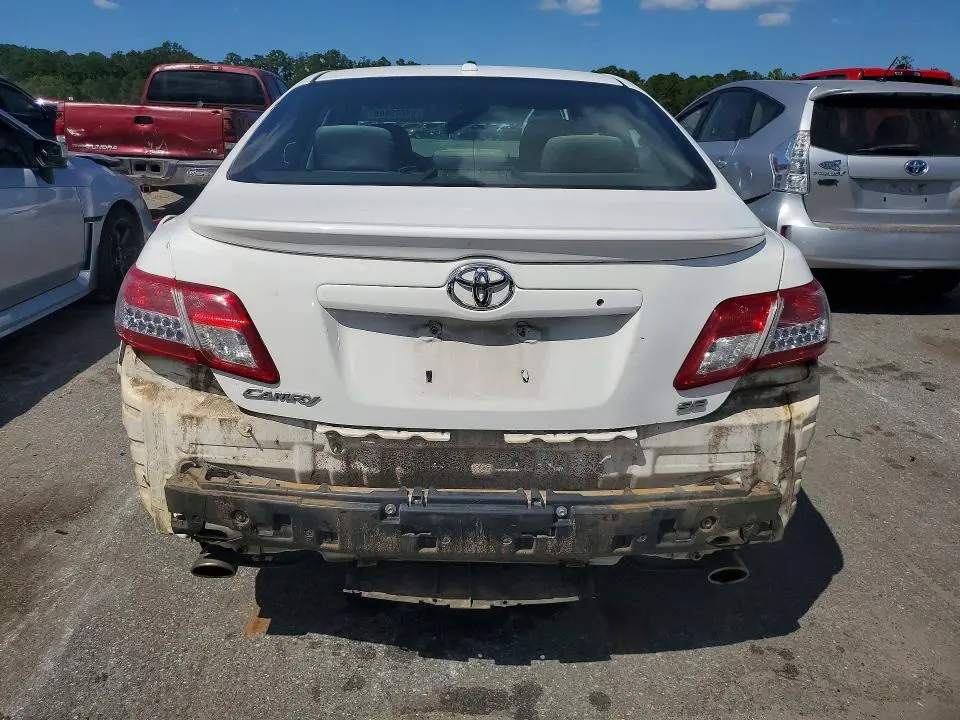 2010 TOYOTA CAMRY SE V6  