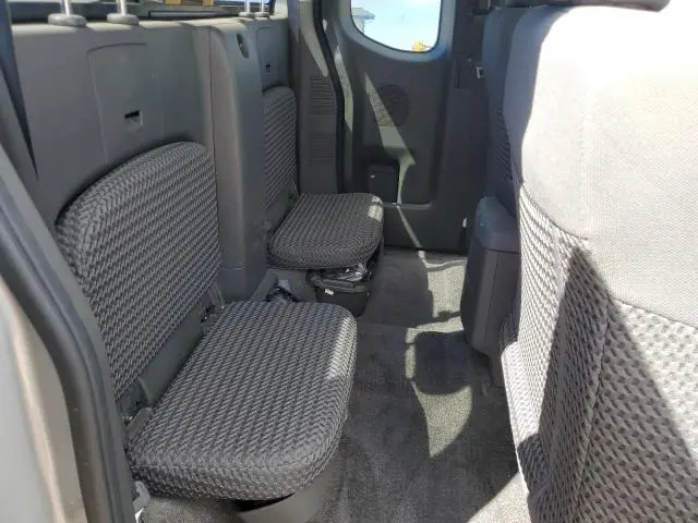 2017 NISSAN FRONTIER SV  