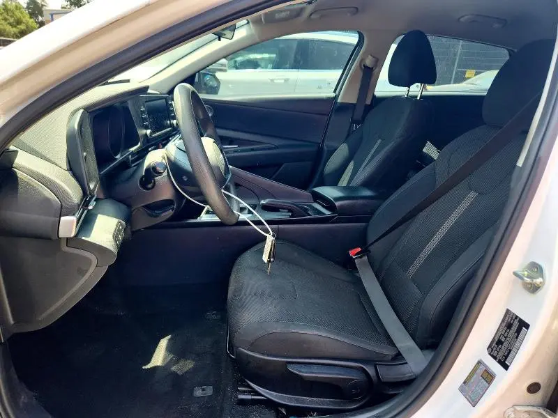 2021 HYUNDAI ELANTRA SE  