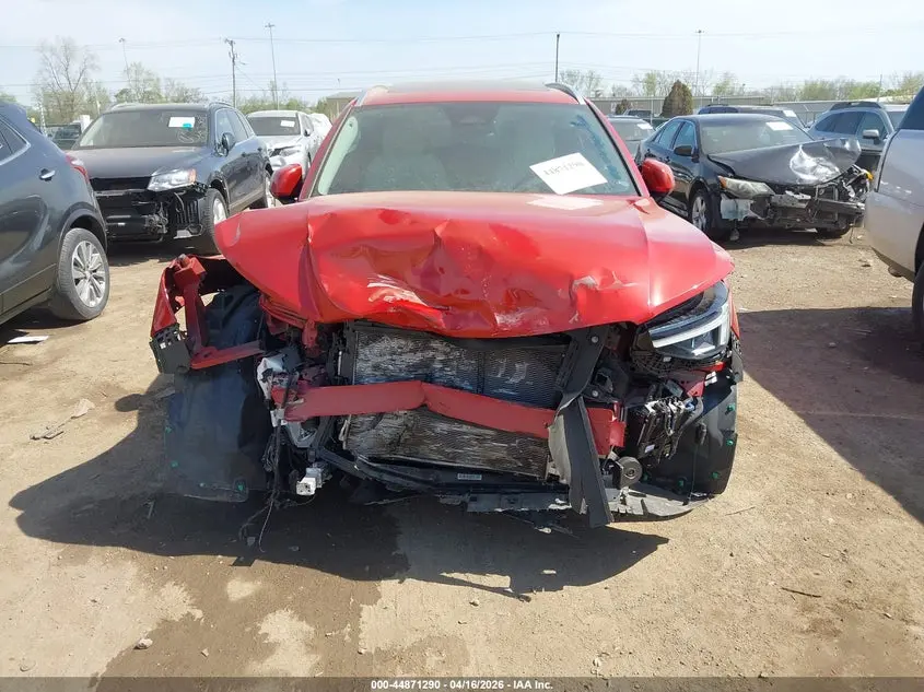 2024 VOLVO XC40 B5 PLUS BRIGHT THEME