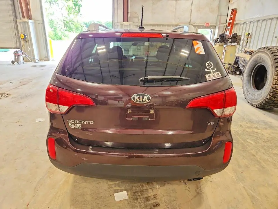 2015 KIA SORENTO LX  