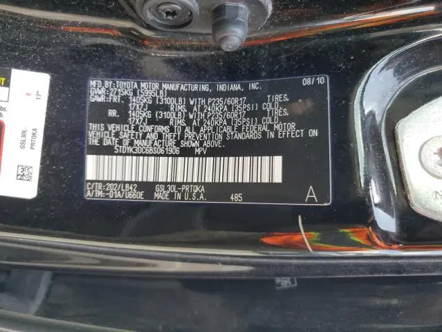 2011 TOYOTA SIENNA XLE  