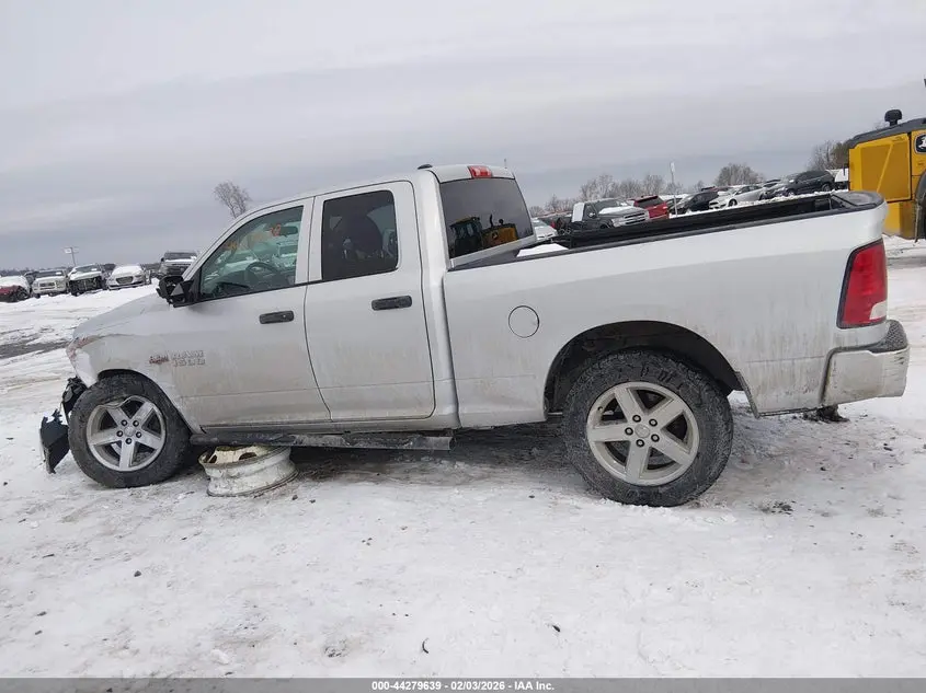 2018 RAM 1500 EXPRESS  4X4 6'4 BOX