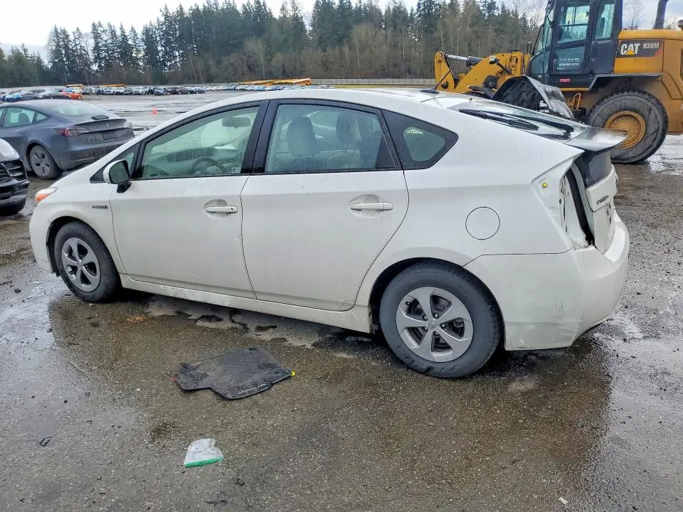 2014 TOYOTA PRIUS THREE  