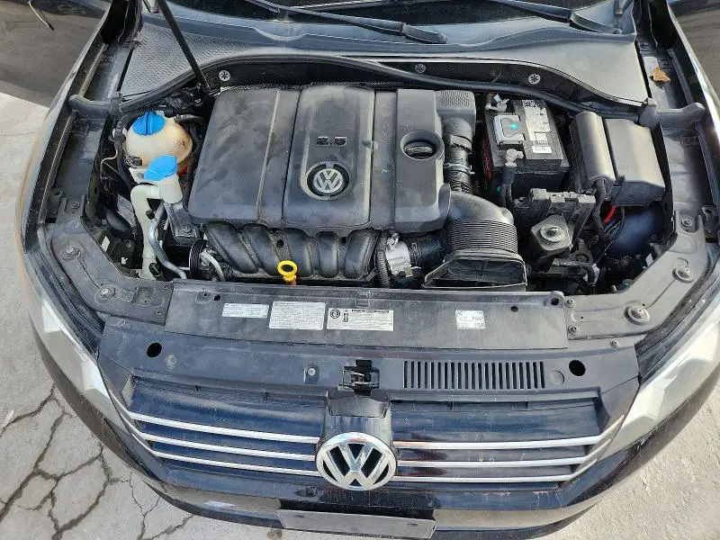 2013 VOLKSWAGEN PASSAT S  