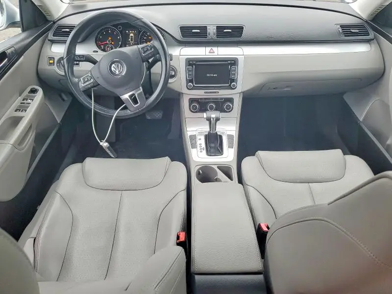 2010 VOLKSWAGEN PASSAT KOMFORT  