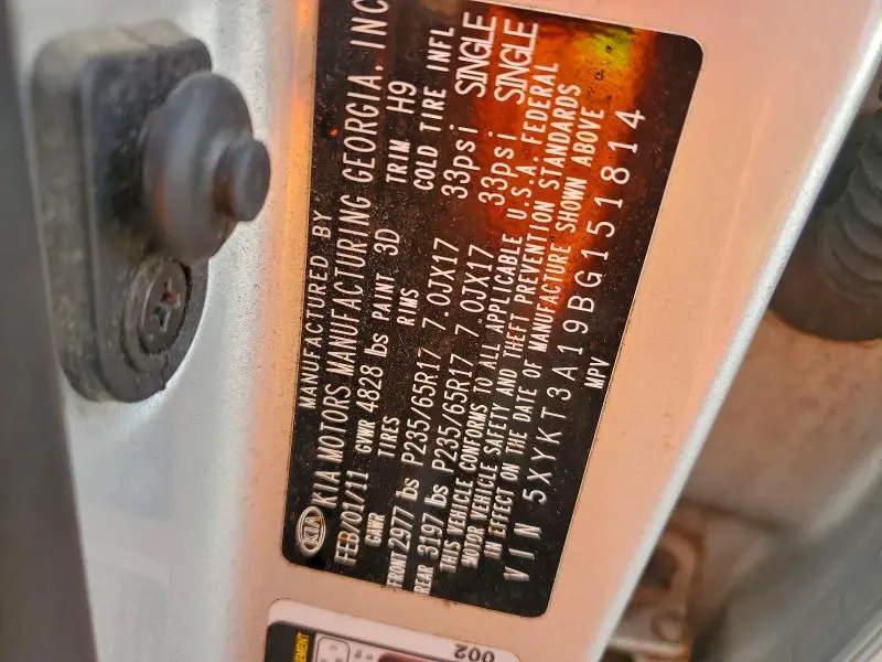 2011 KIA SORENTO BASE  