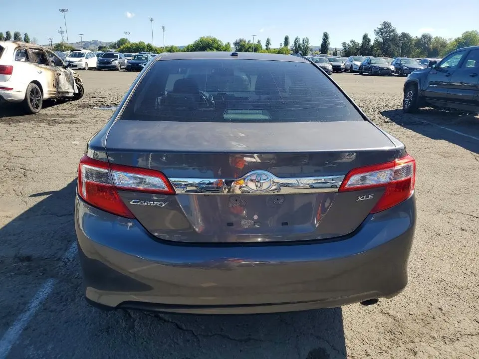 2012 TOYOTA CAMRY XLE  