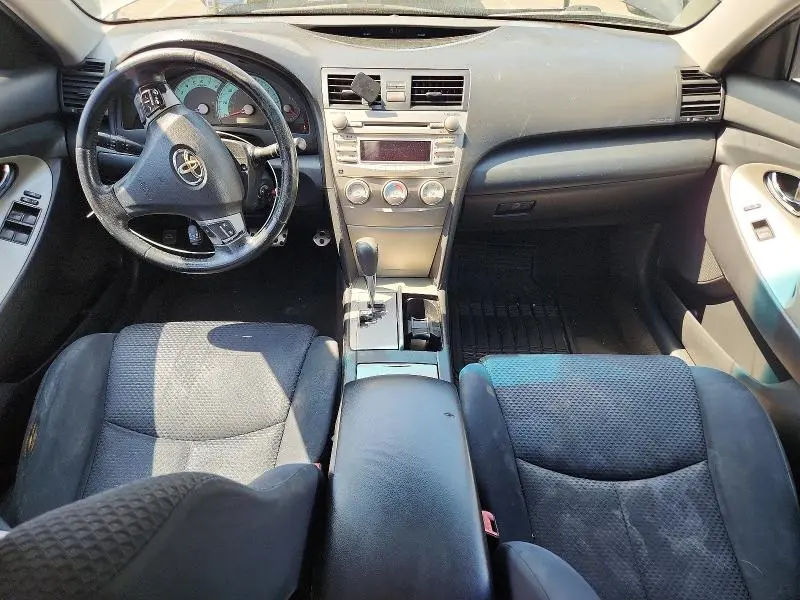 2011 TOYOTA CAMRY SE  