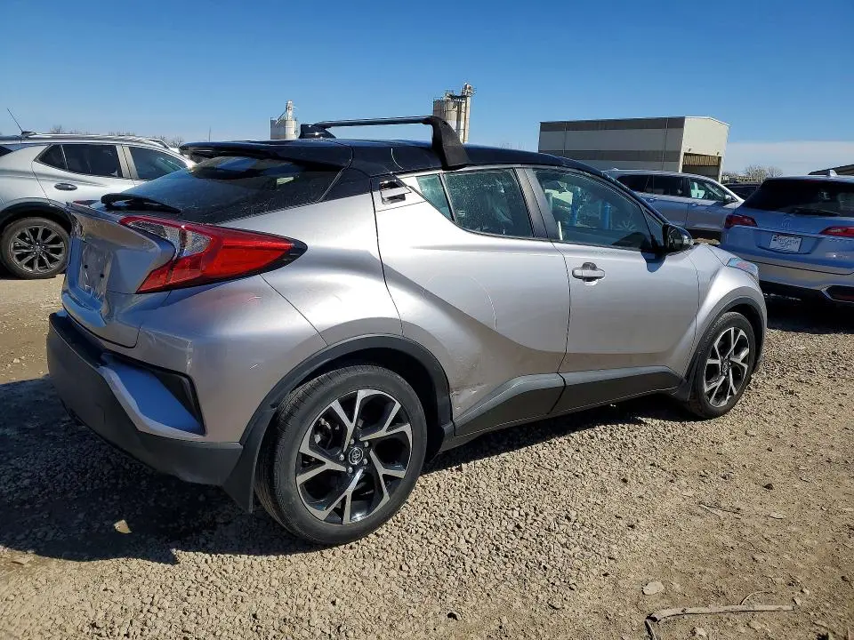 2019 TOYOTA C-HR XLE  