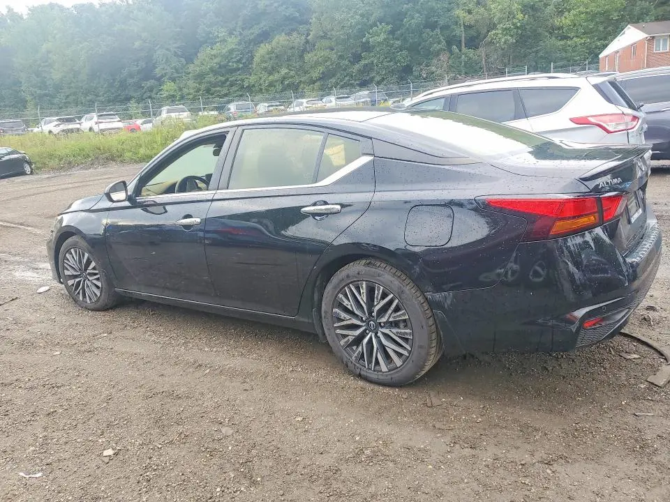 2023 NISSAN ALTIMA SV  